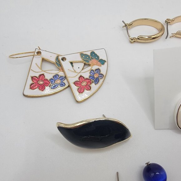 Lot‎ Of Vintage Gold And Silver Tone PIERCED Earrings Faux Pearl Etc - Picture 7 of 10